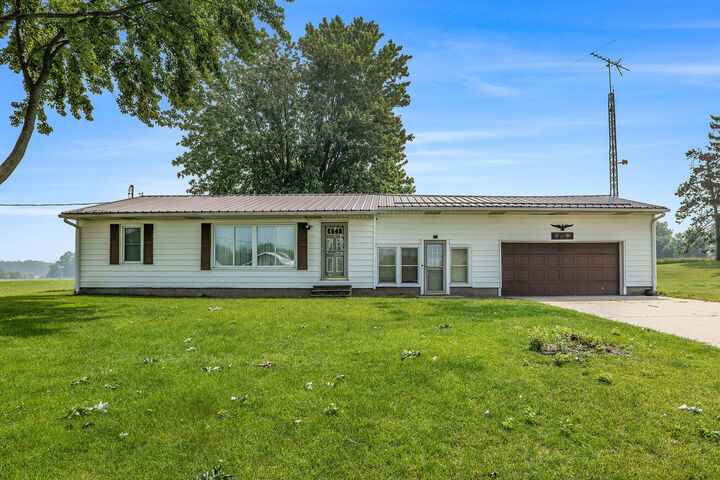 6752 Bingham Avenue  Newaygo MI 49337 photo