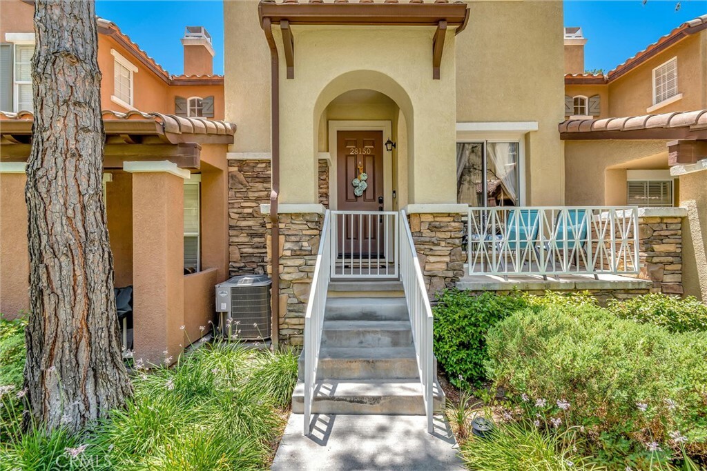 Property Photo:  28150 Ashbrook Lane  CA 91354 