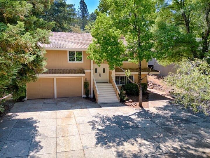 11111 Torrey Pines Drive  Auburn CA 95602 photo