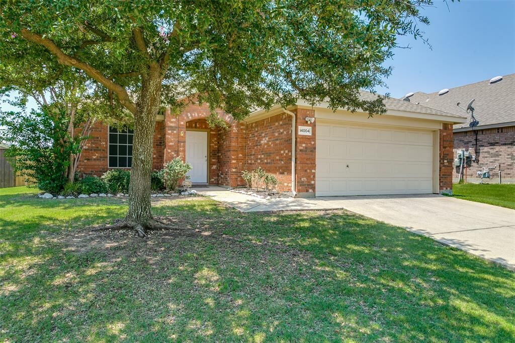 Property Photo:  14004 Bronc Pen Lane  TX 76052 