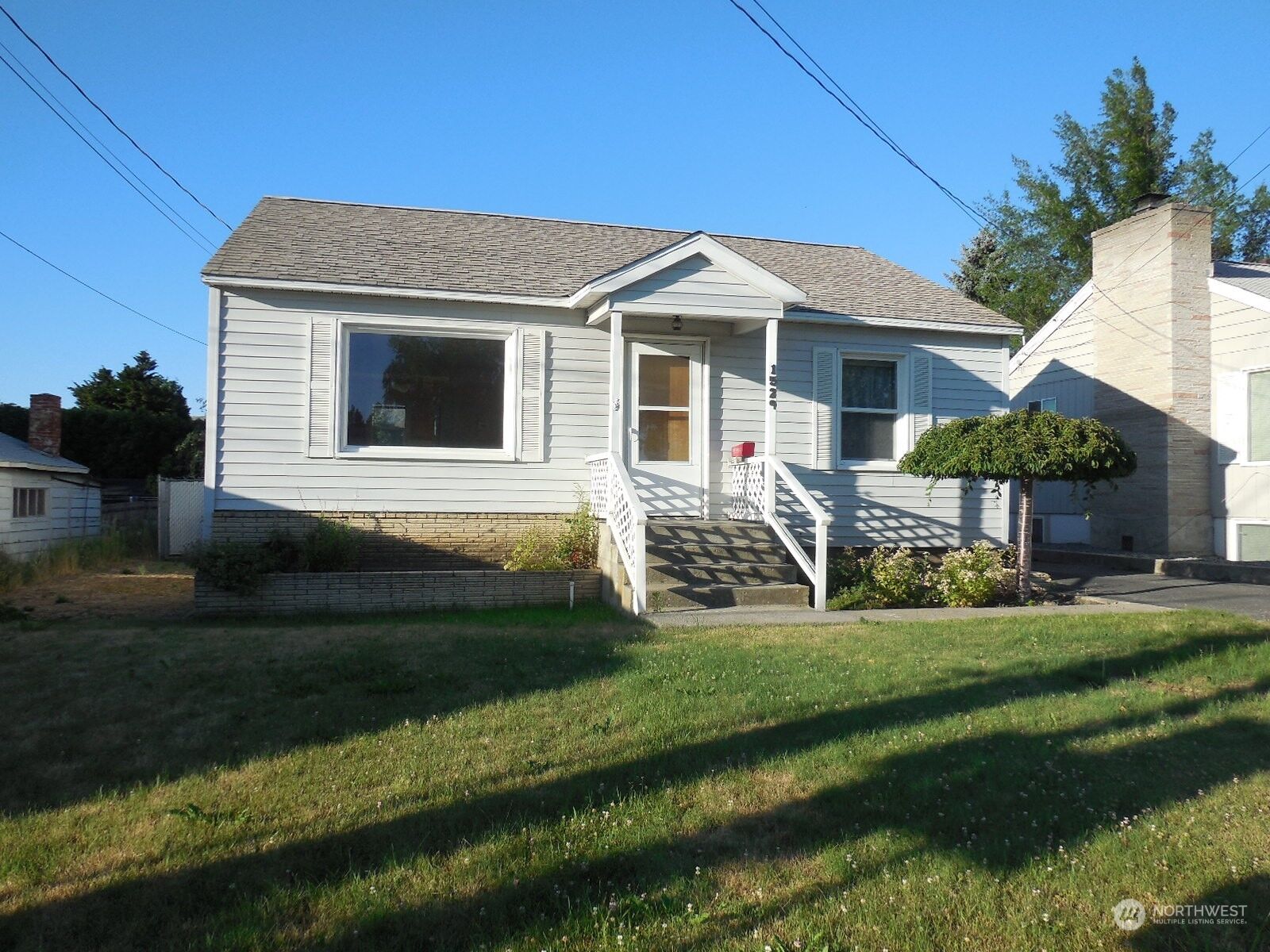 Property Photo:  1529 5th Street  WA 98801 