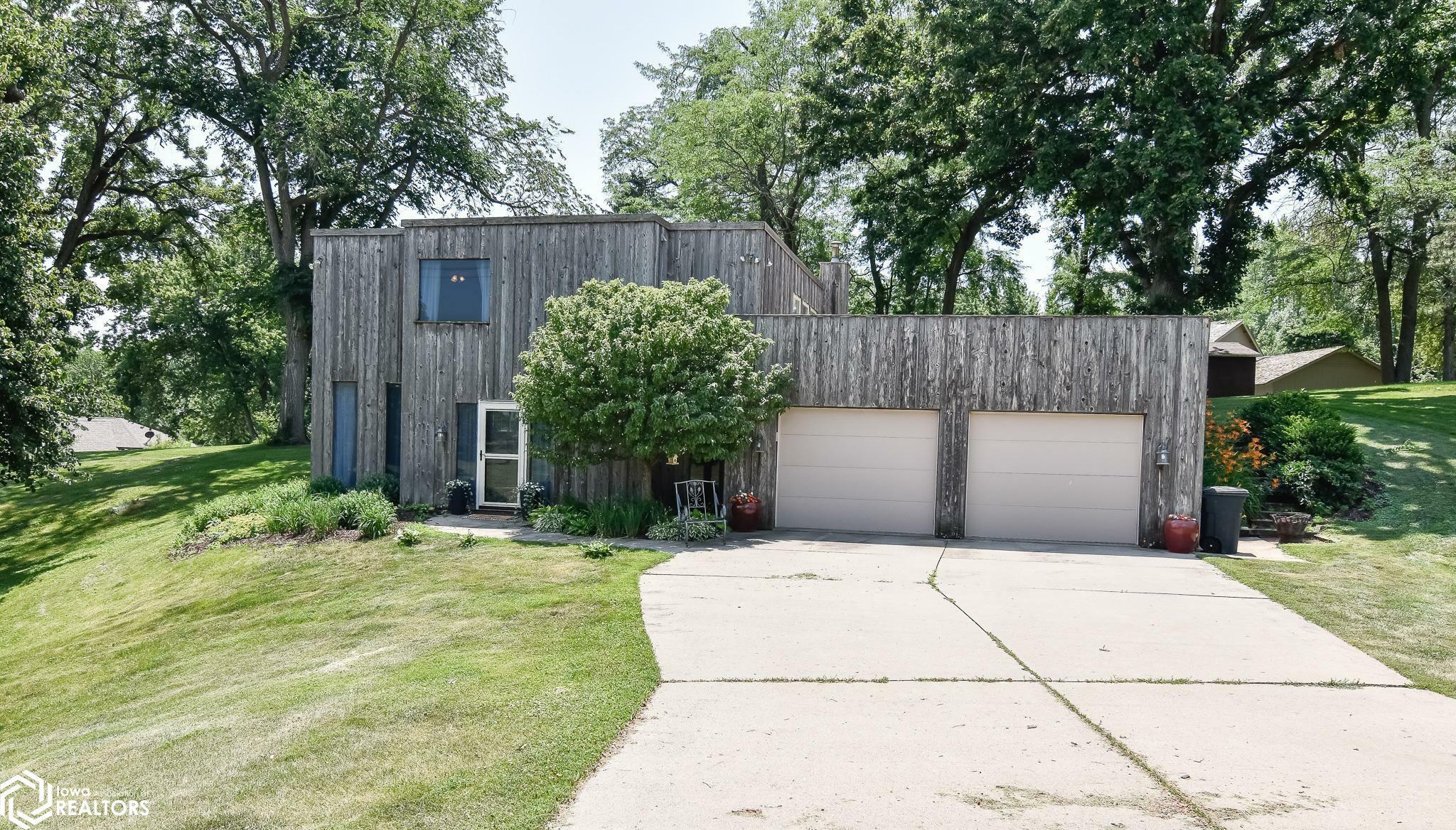 1106 Westwood Drive  Marshalltown IA 50158 photo