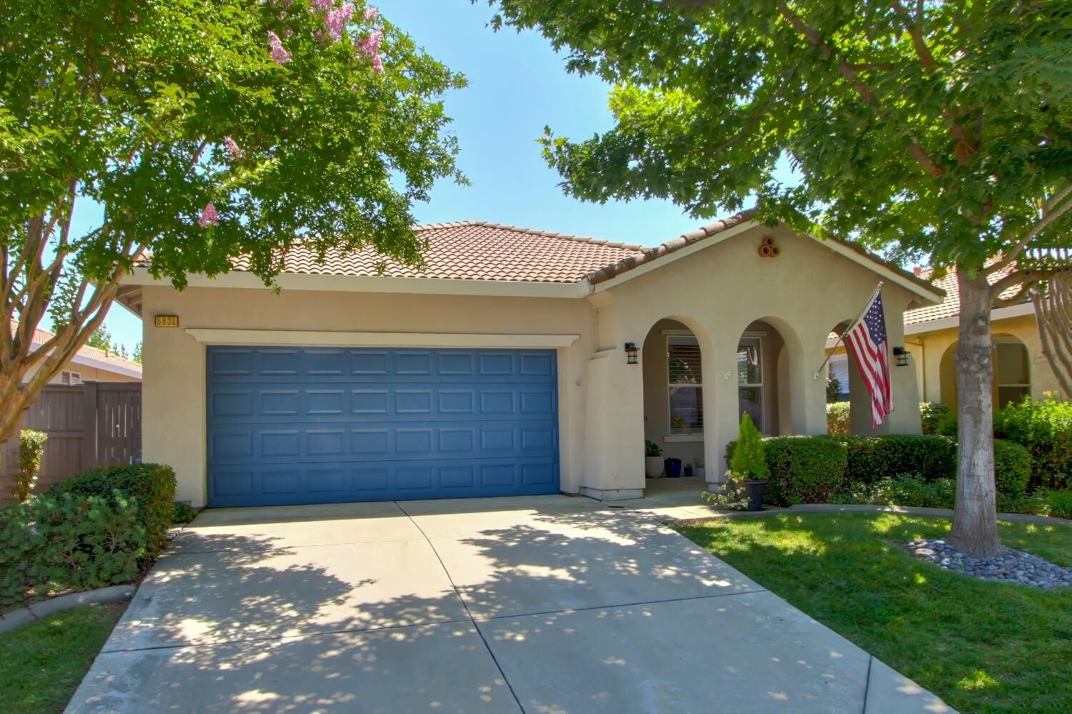 Property Photo: 5936 Wheatsheaf Lane CA 95835