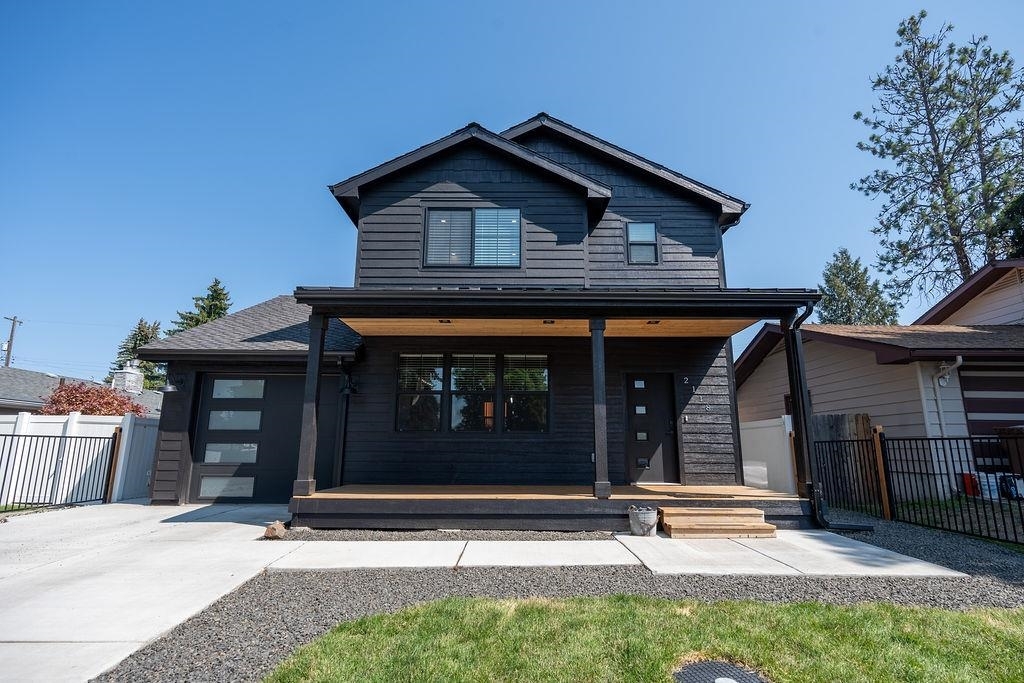Property Photo: 2118 W Providence Ave WA 99205