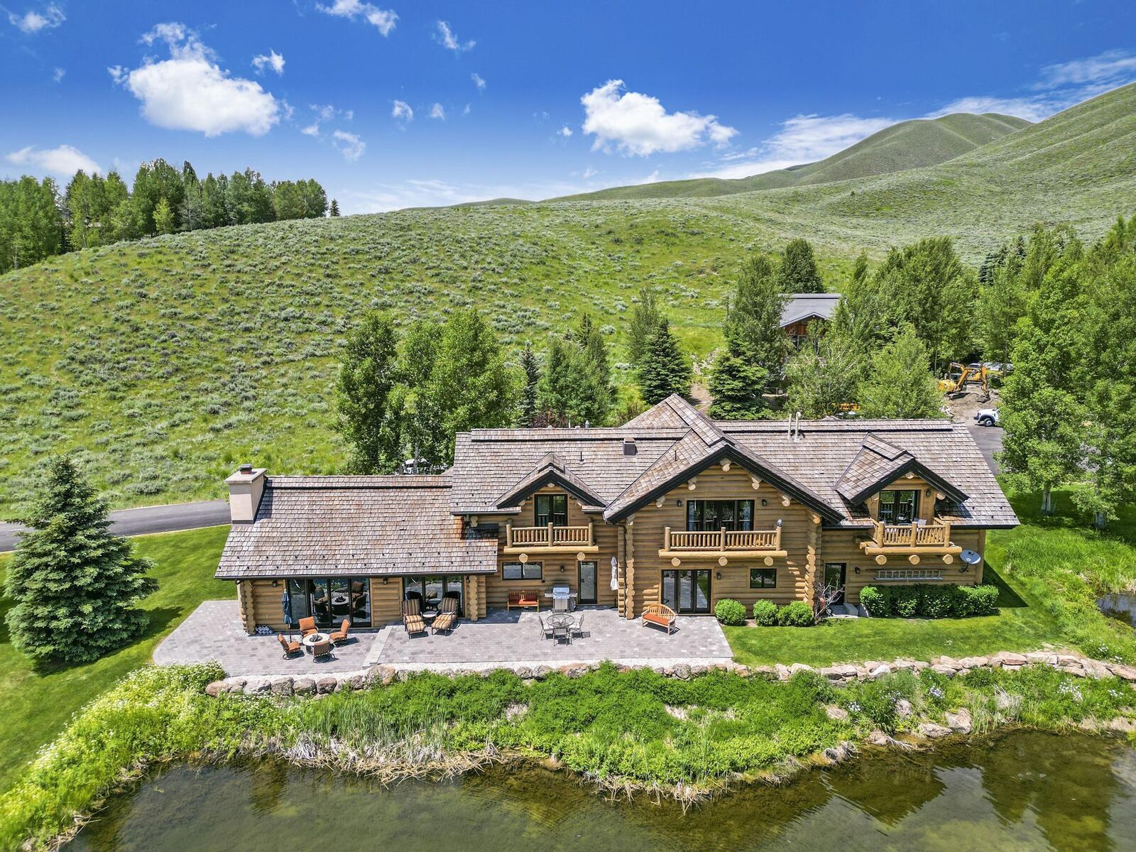 Property Photo:  104 Silver Queen Dr  ID 83353 