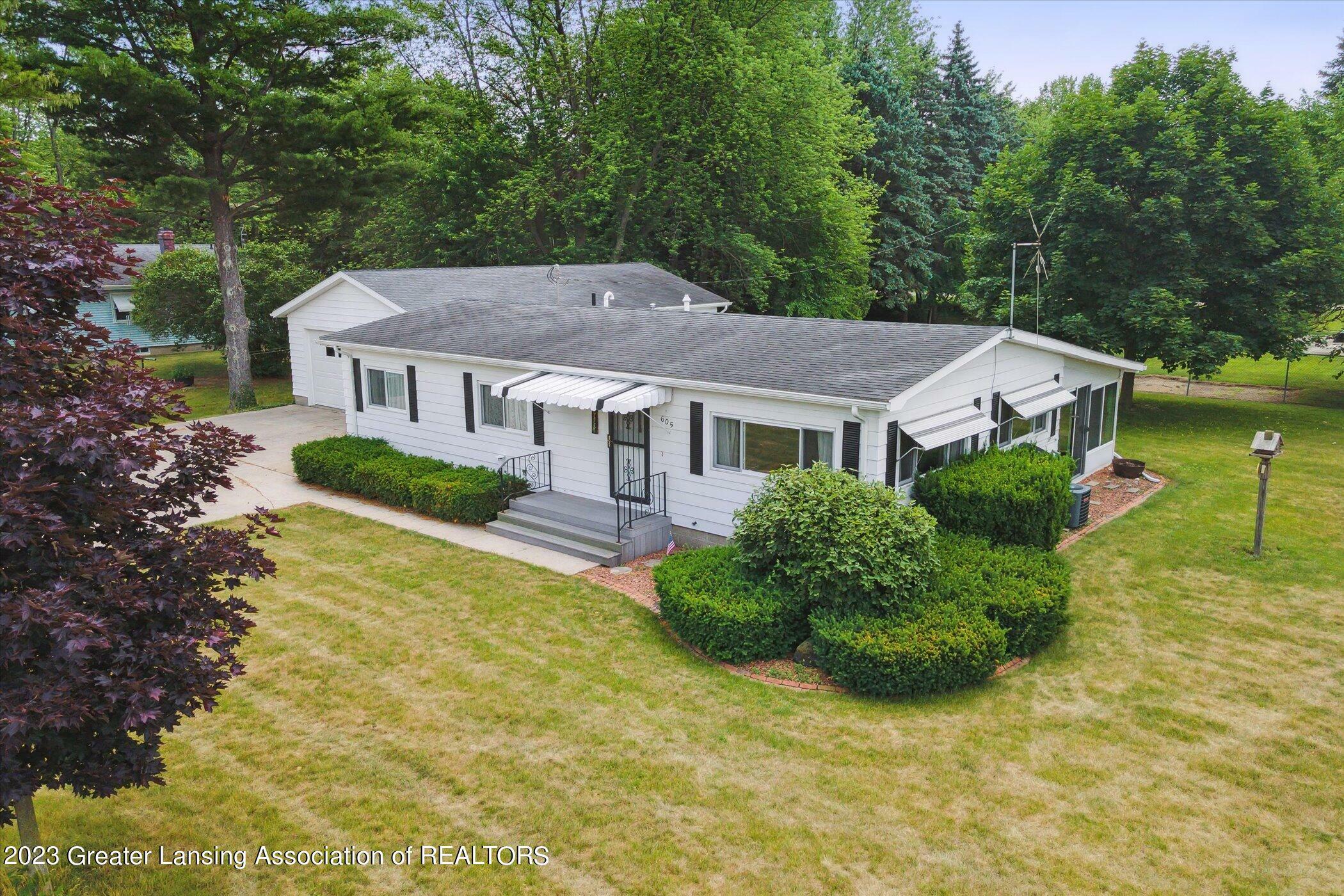 Property Photo:  605 W Elba Street  MI 48871 