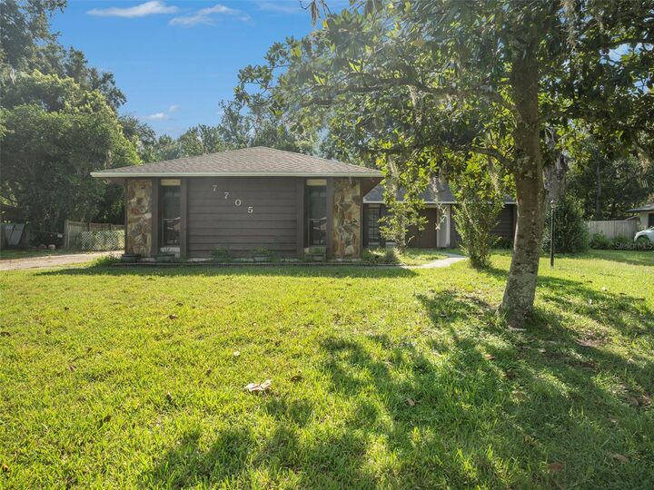 Property Photo:  7705 Mather Road N  FL 33810 