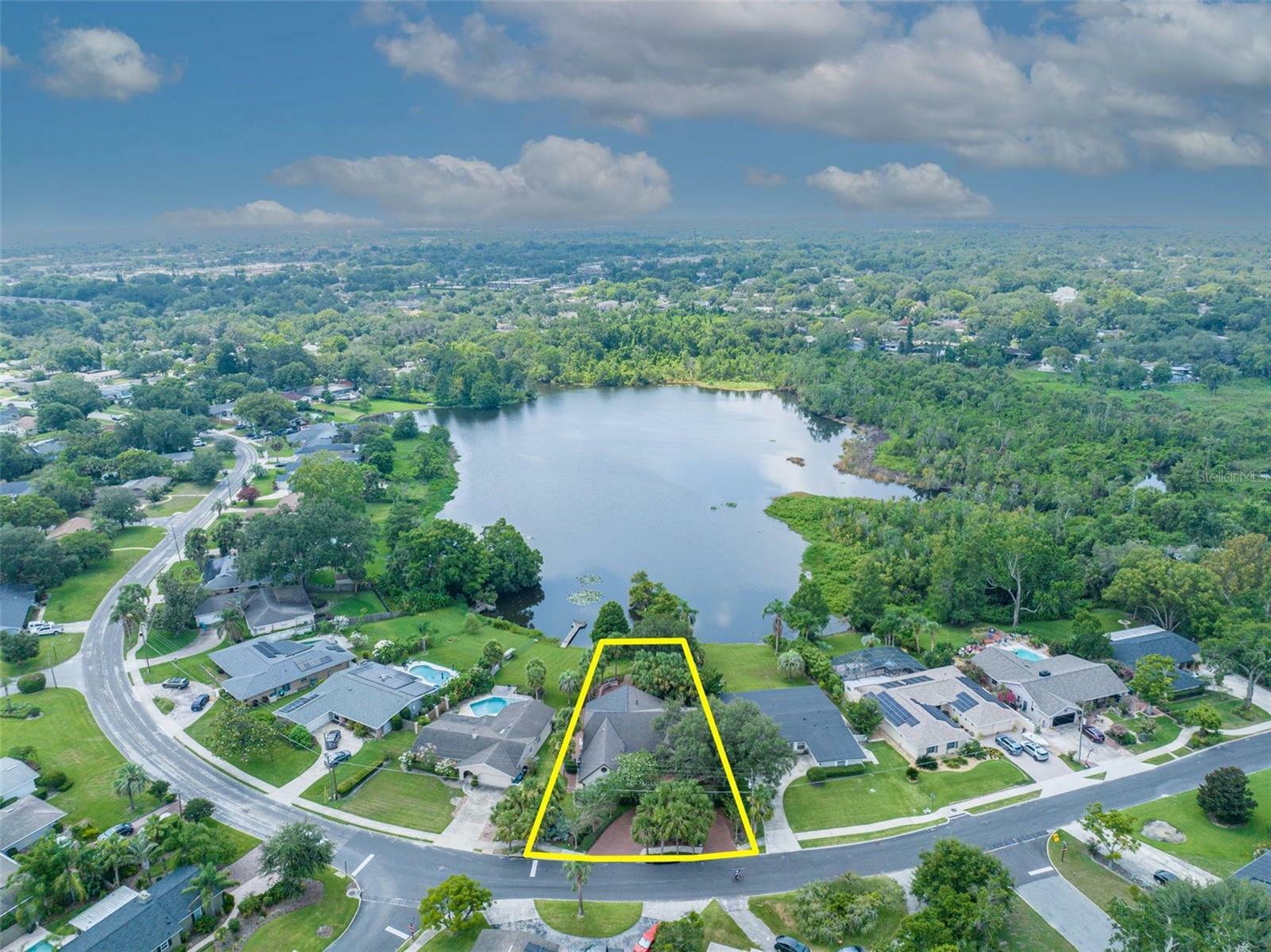 Property Photo: 2418 Tuscarora Trail FL 32751