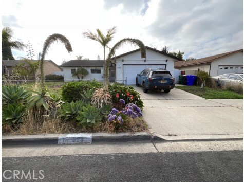 Property Photo: 628 Charles Dr CA 92057
