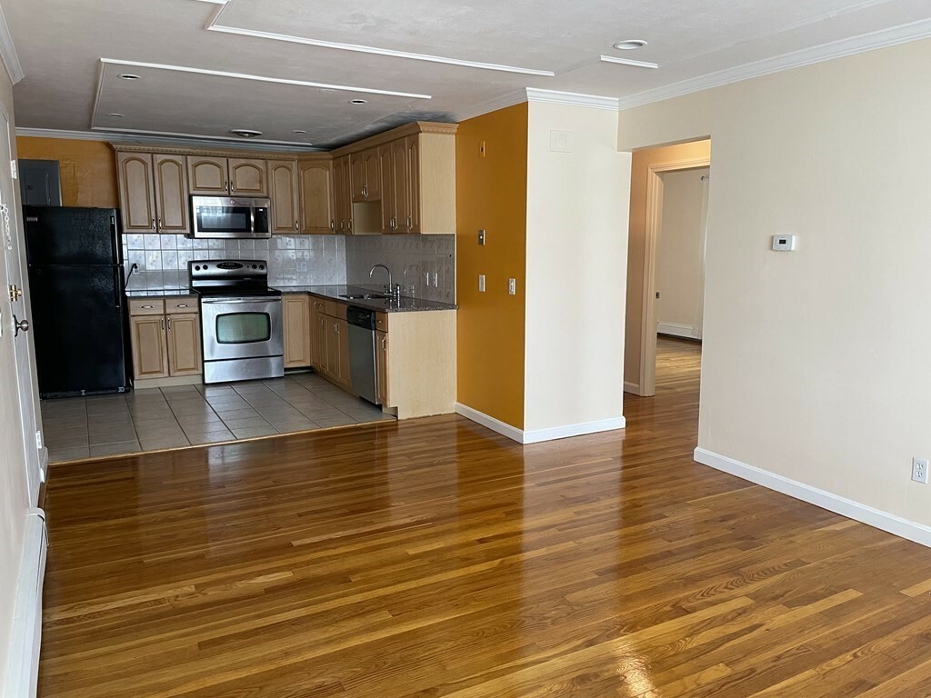 Property Photo:  8-R Riverside St 2-3  MA 02472 