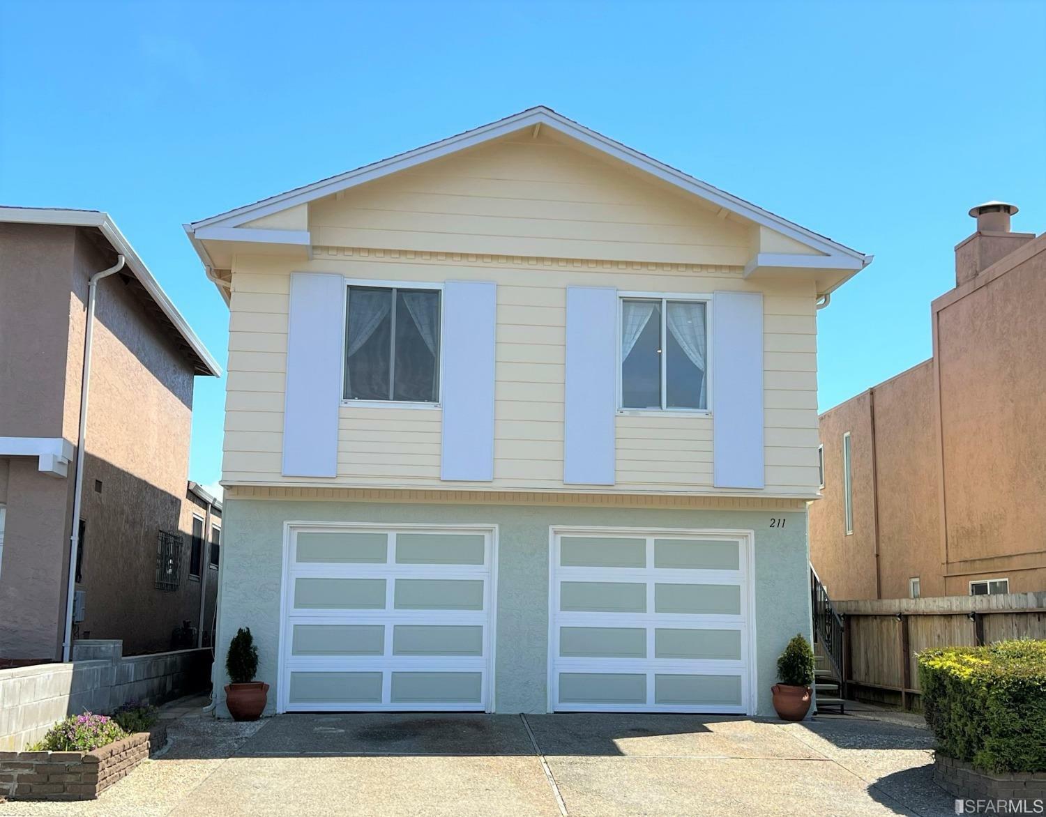 Property Photo:  211 Dennis Drive  CA 94015 