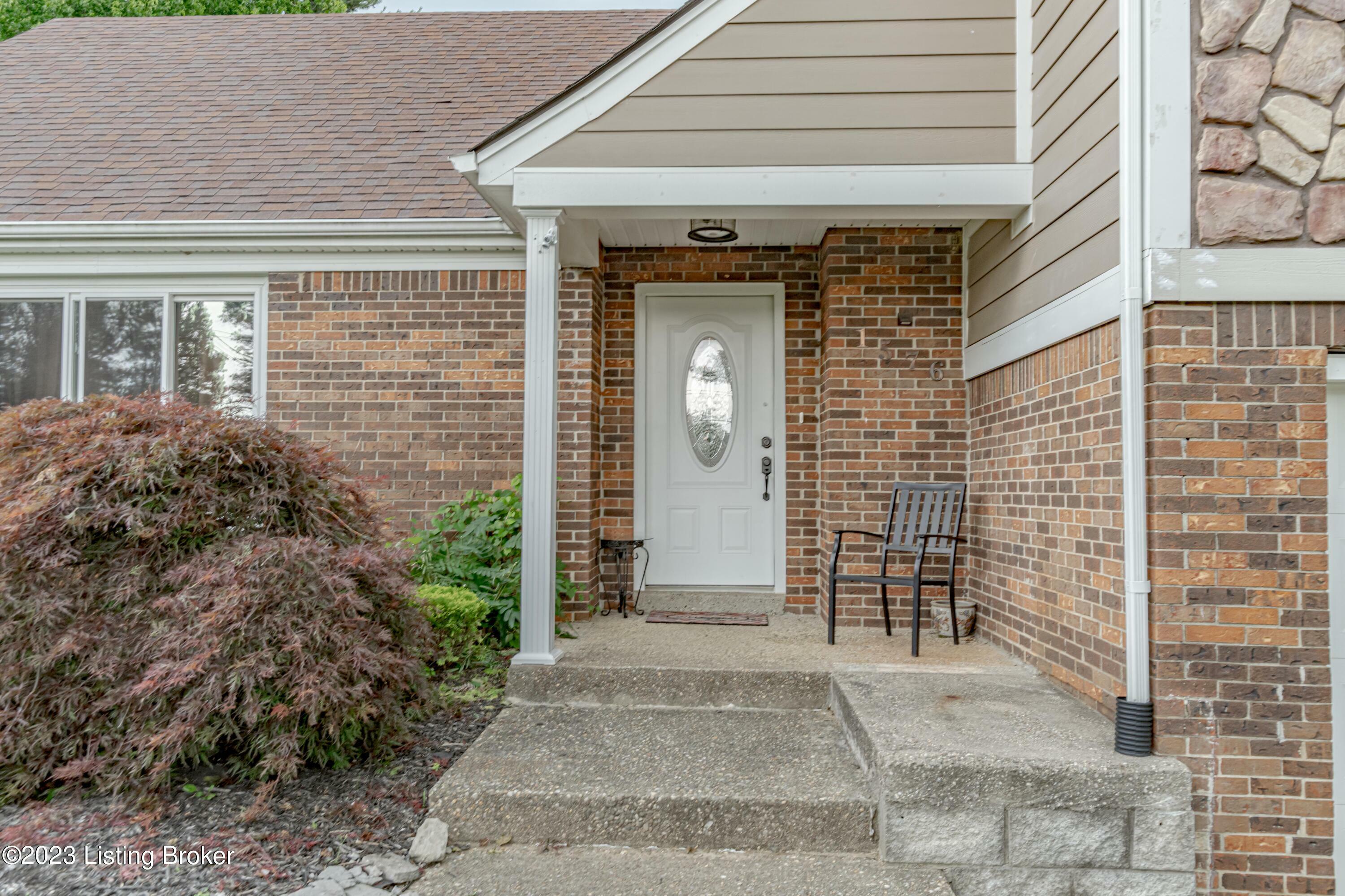 Property Photo:  1576 Beech St  KY 40160 