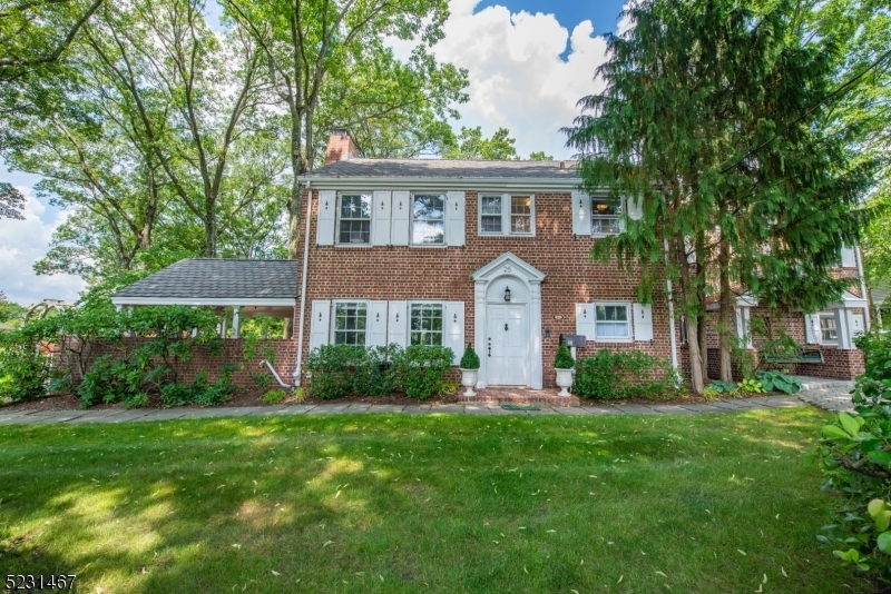 25 Hillcrest Rd  Mountain Lakes Boro NJ 07046 photo
