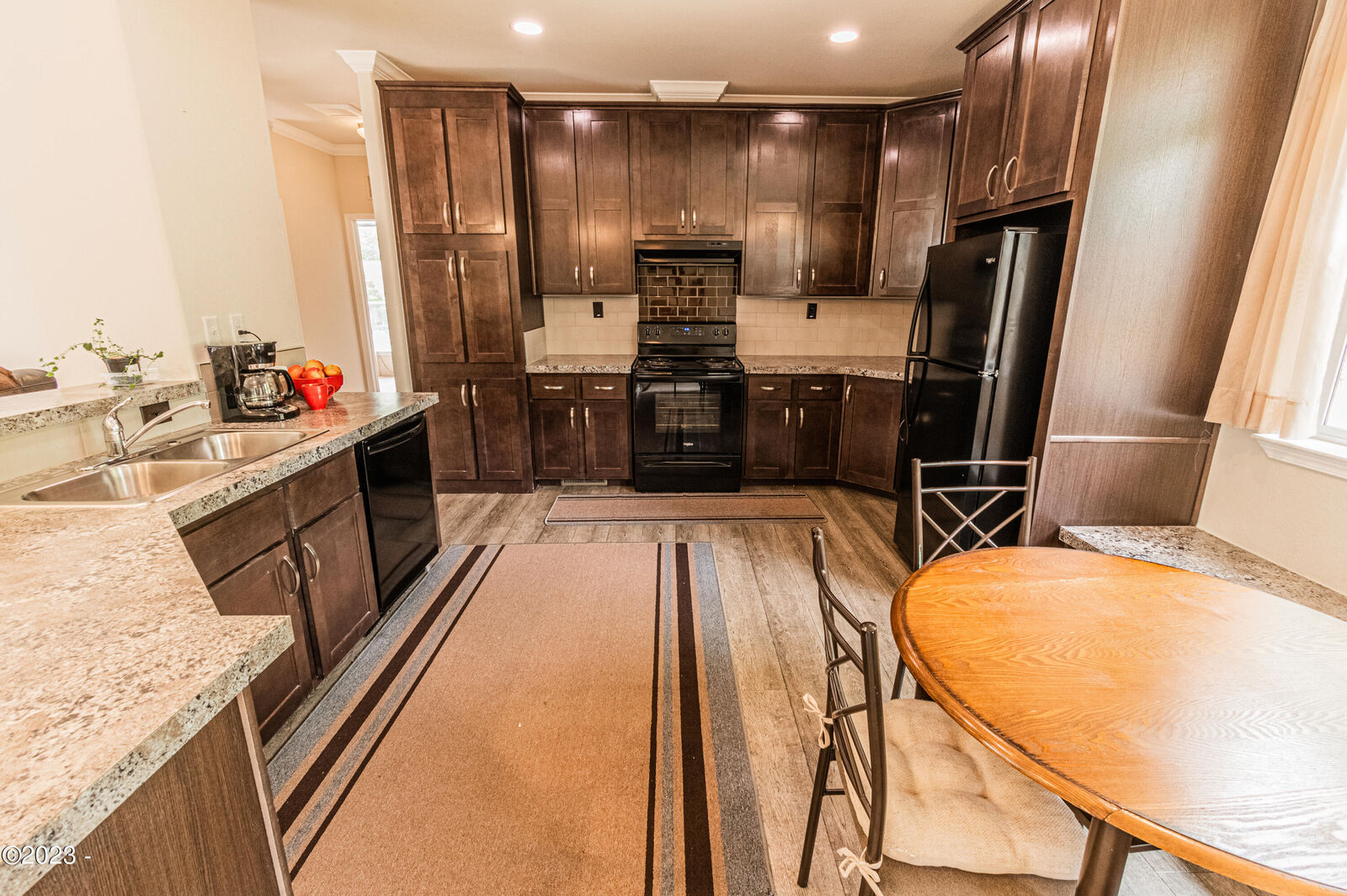 Property Photo:  1921 NE 12th Street  OR 97367 