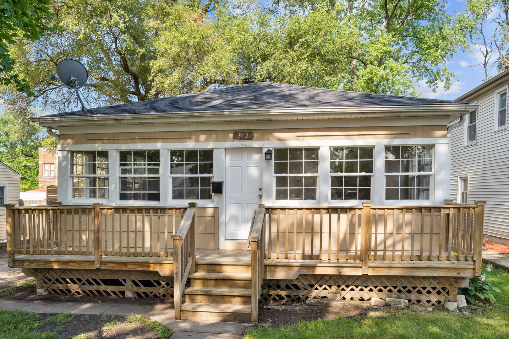 Property Photo: 312 N Ardmore Avenue IL 60181