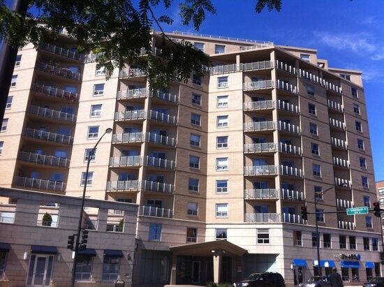 Property Photo:  4350 N Broadway Avenue 403  IL 60613 