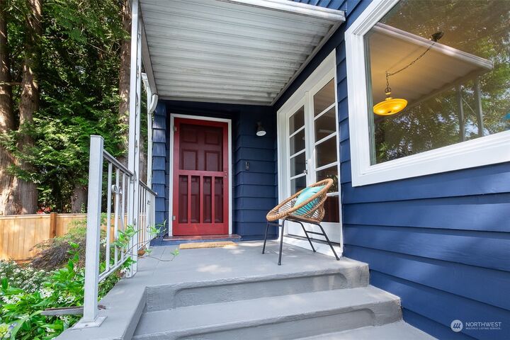 Property Photo: 3008 NE 110th Street WA 98125