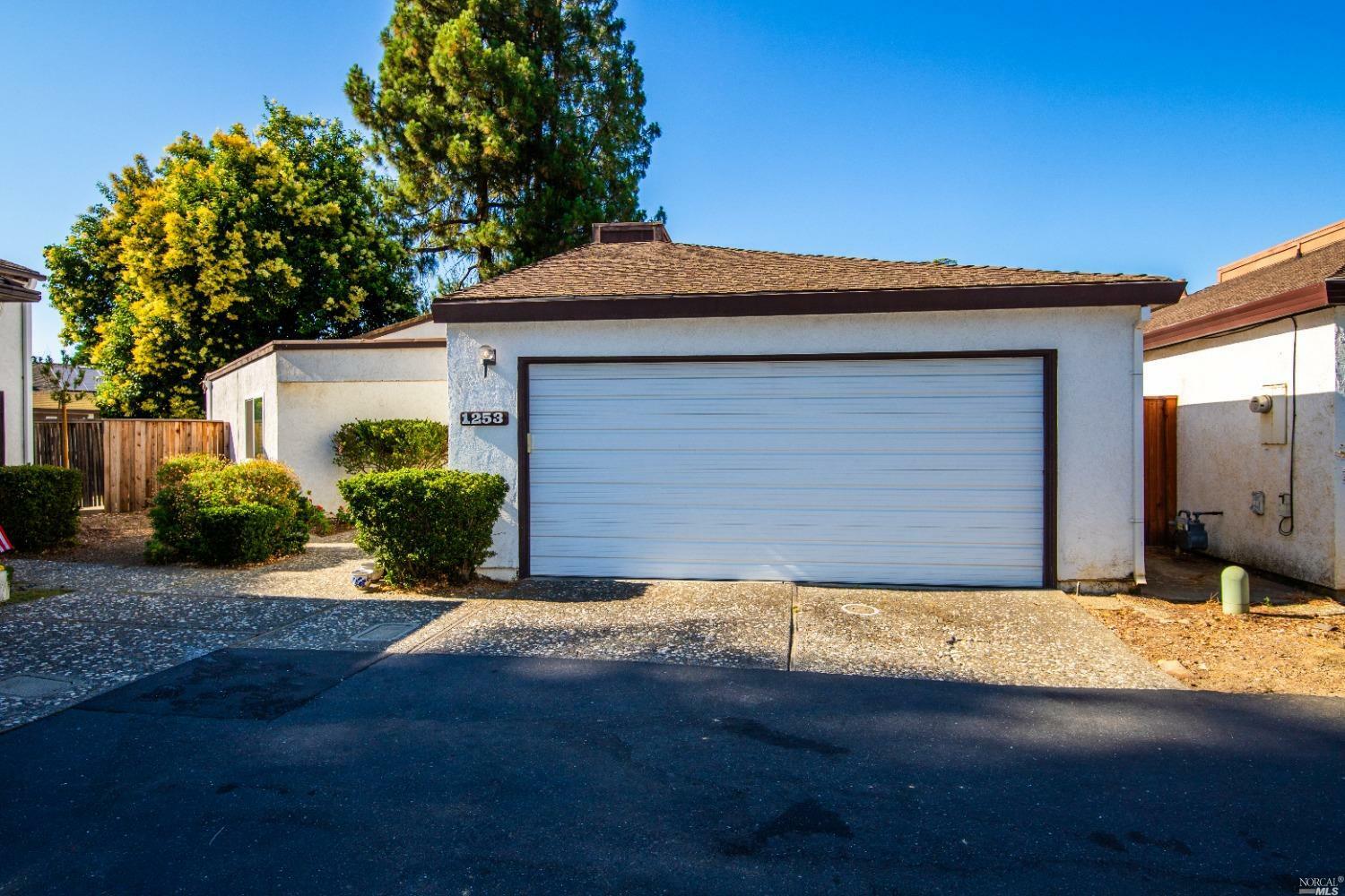 Property Photo:  1253 Redwood Court  CA 95620 