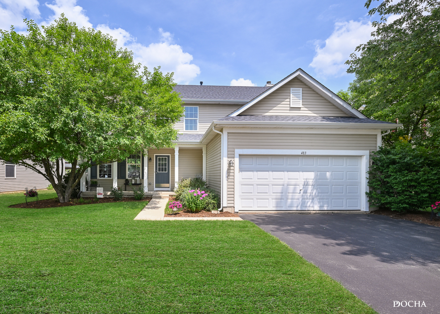 Property Photo: 483 Grape Vine Trail IL 60543