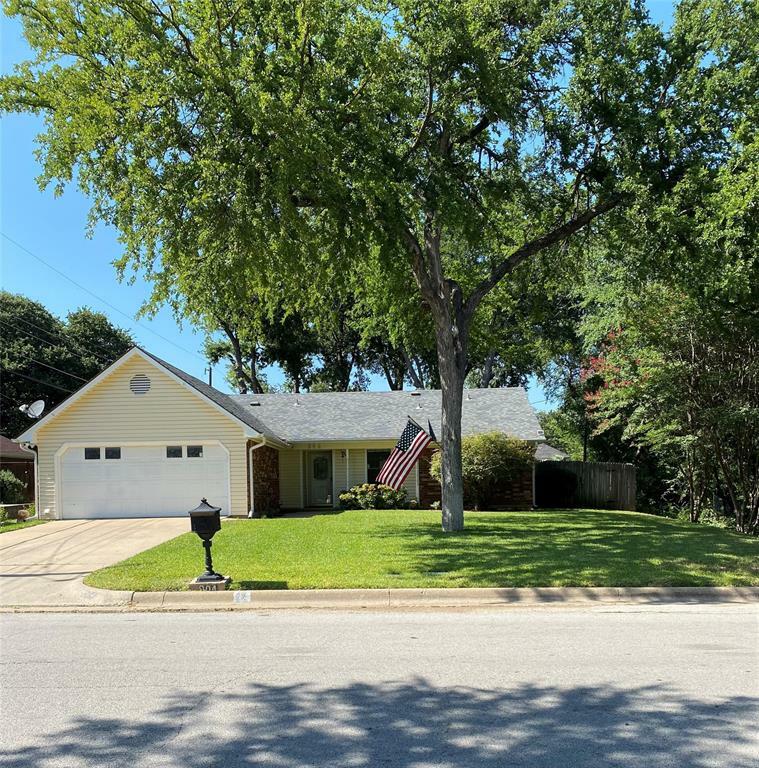 Photo de la propriété:  904 W Redbud Drive  TX 76053 