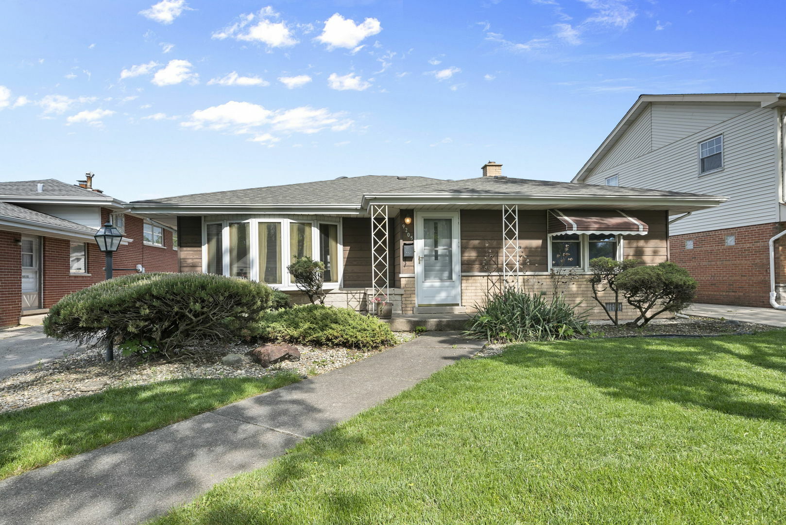 Property Photo:  9205 Menard Avenue  IL 60453 