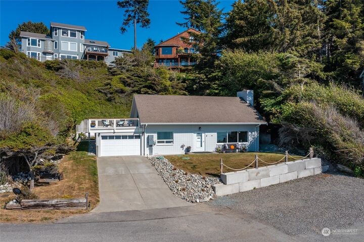 Property Photo:  562 Pebble Beach Drive  WA 98239 
