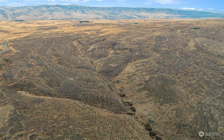 Property Photo:  43 Coyote Run Road  WA 98926 