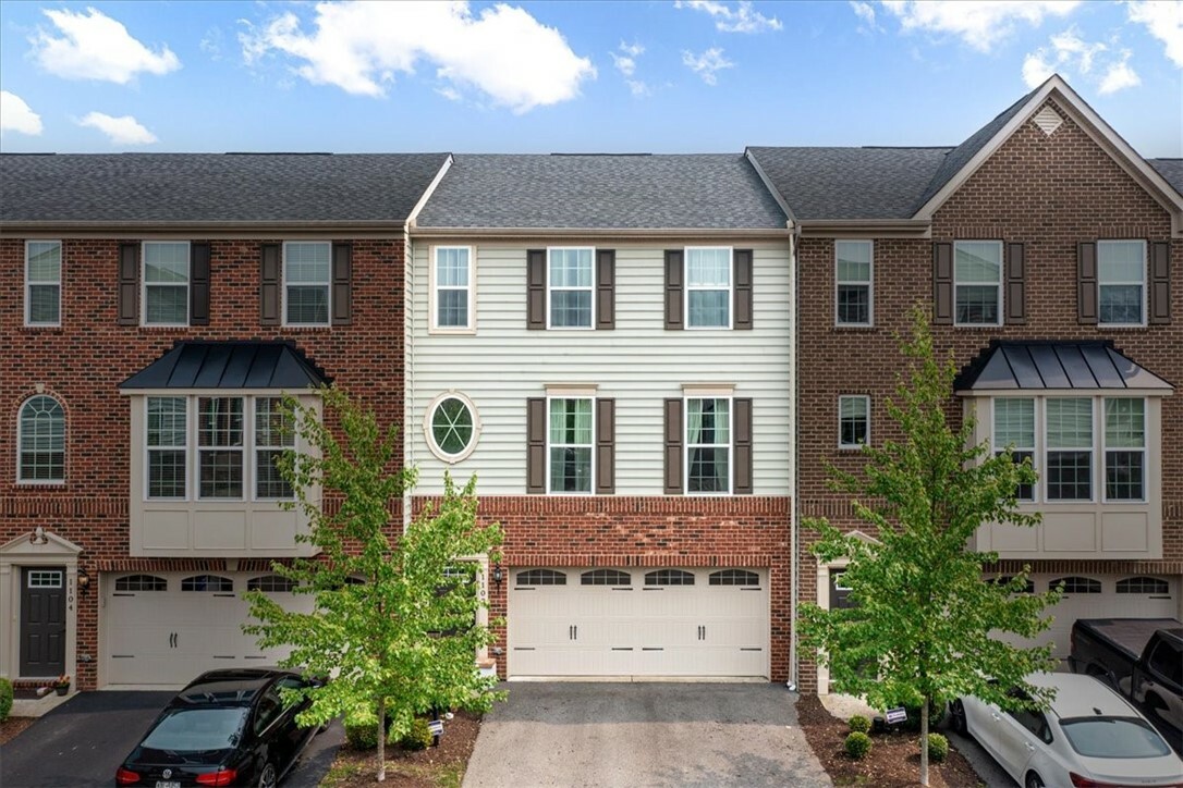 Property Photo: 1103 Pointe View Dr PA 16046