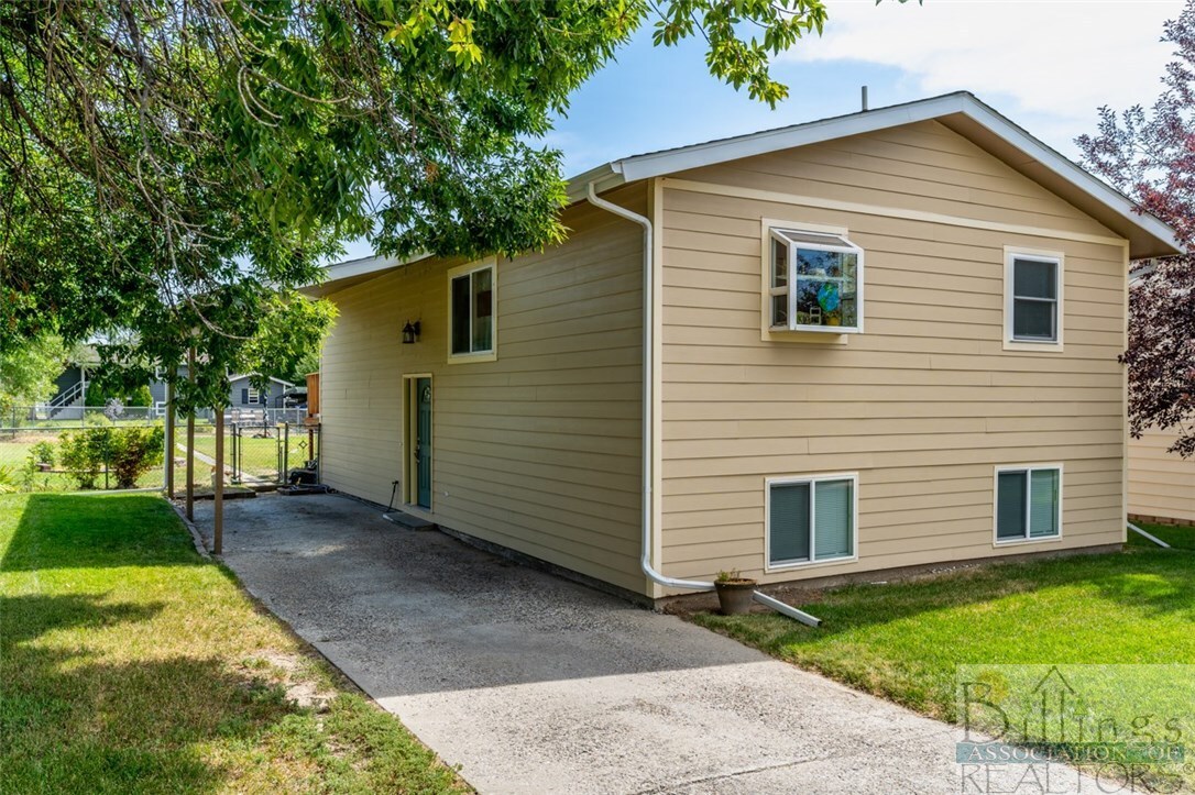 Property Photo: 805 8th Avenue MT 59044