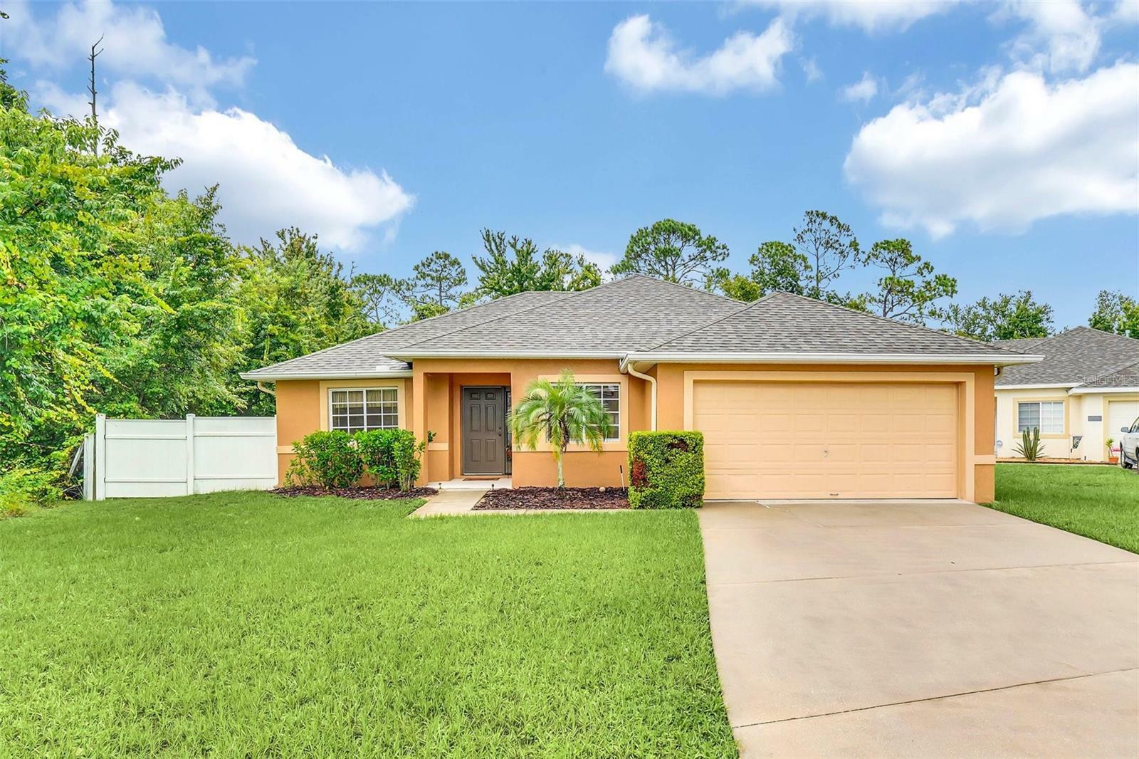 Property Photo:  470 Paradise Woods Court  FL 33896 