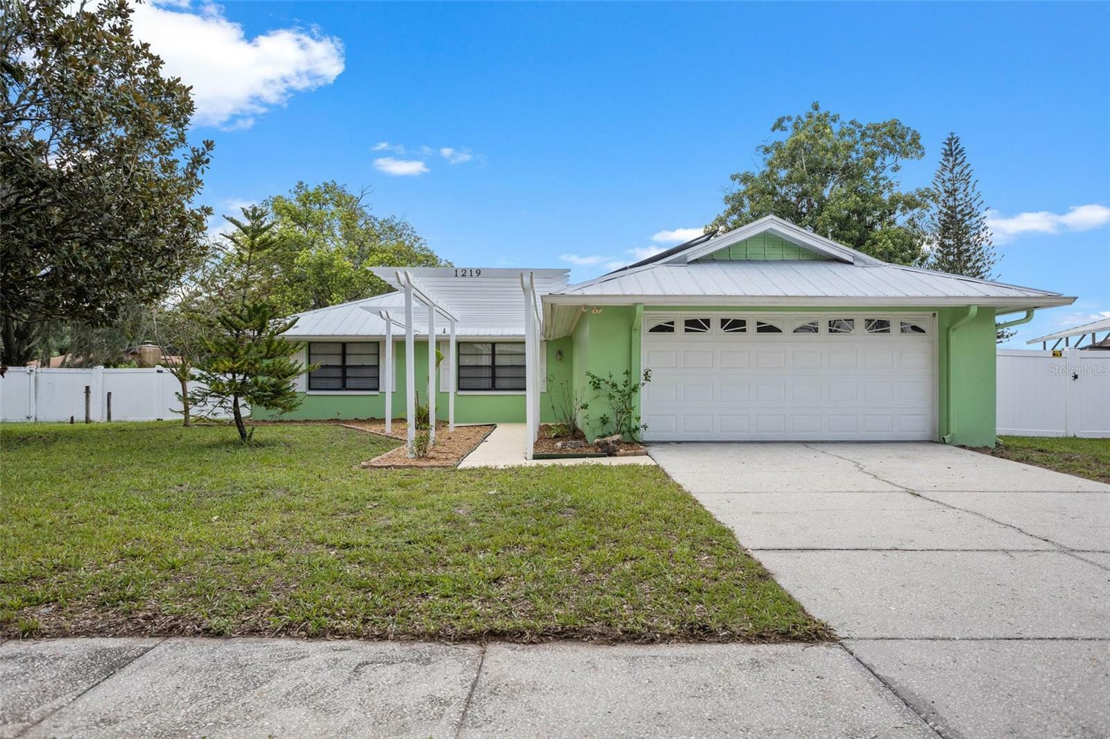 Property Photo: 1219 Waterbury Loop FL 33559