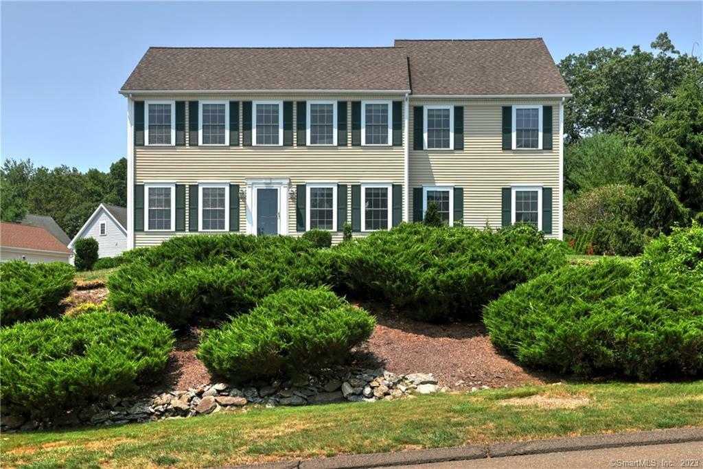 Property Photo: 7 Castlewood Drive 7 CT 06468