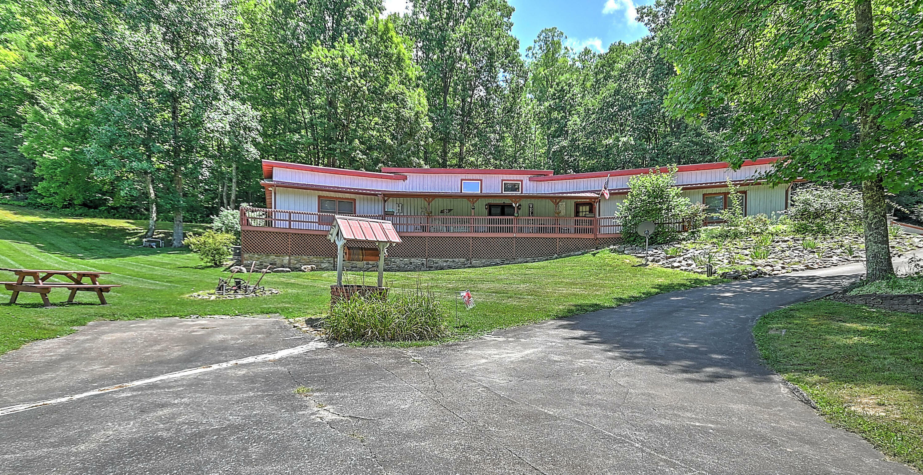 Property Photo:  770 Viking Mountain Road  TN 37743 