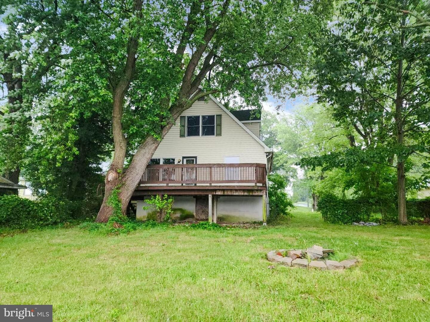 Property Photo: 2504 Island View Road MD 21221