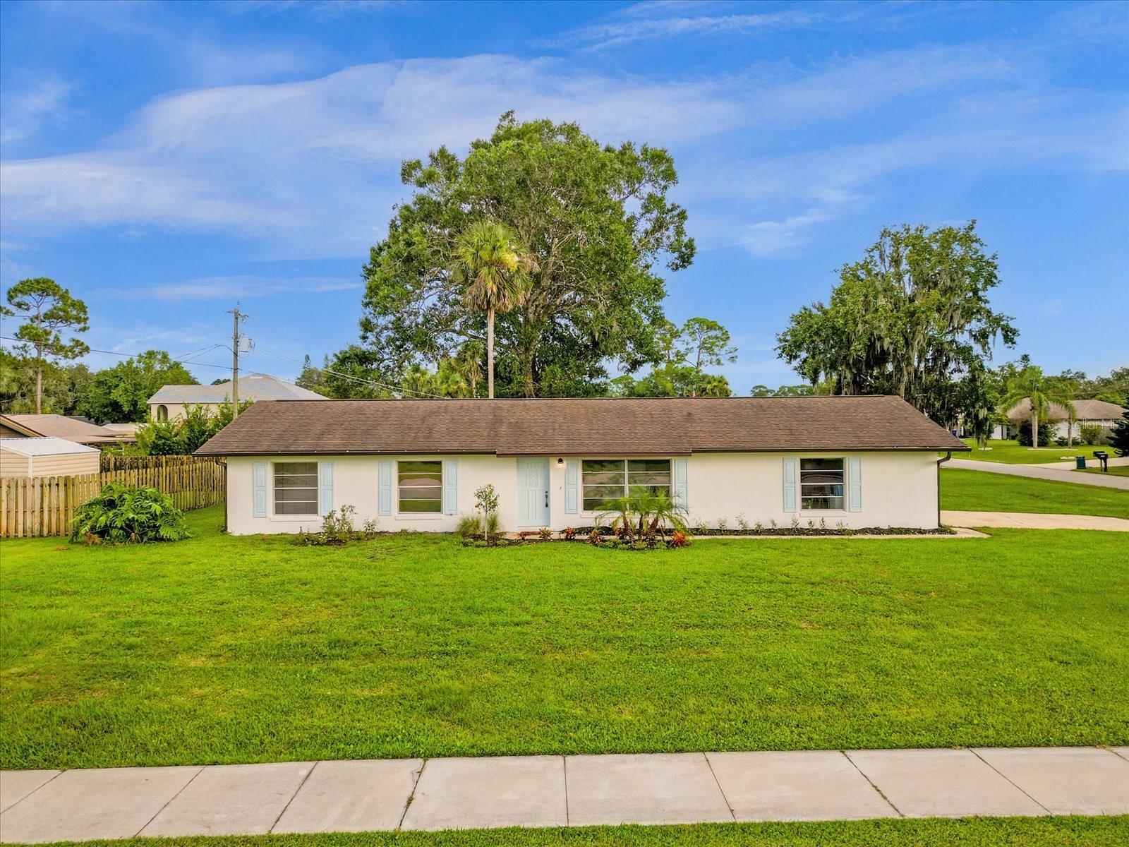 Property Photo:  3003 Pine Tree Drive  FL 32141 