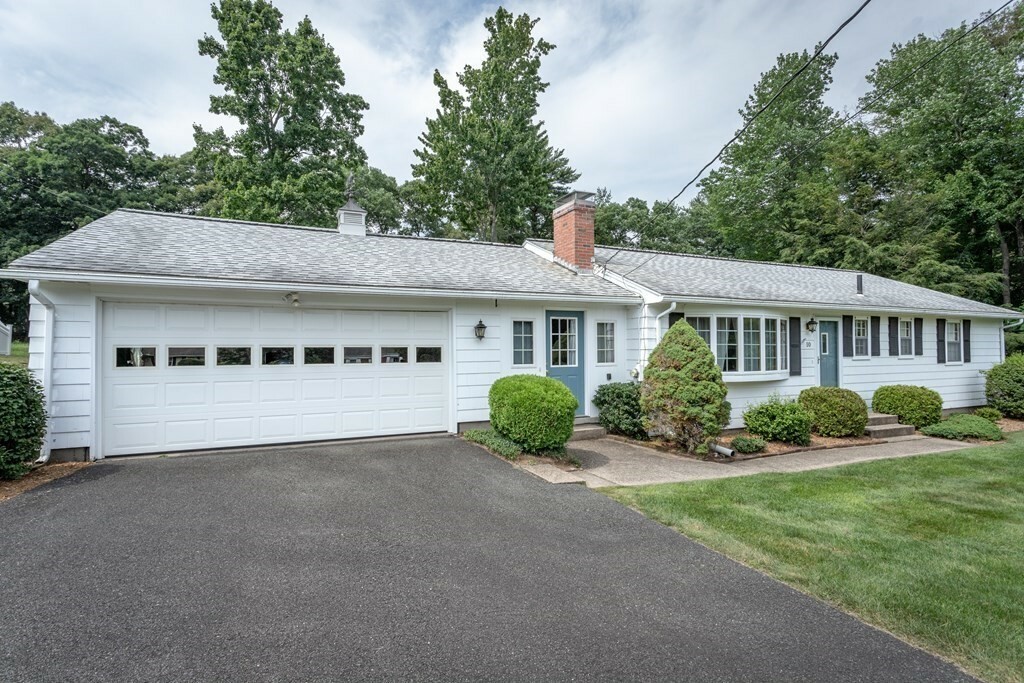 Property Photo: 10 Shadow Ln MA 01085