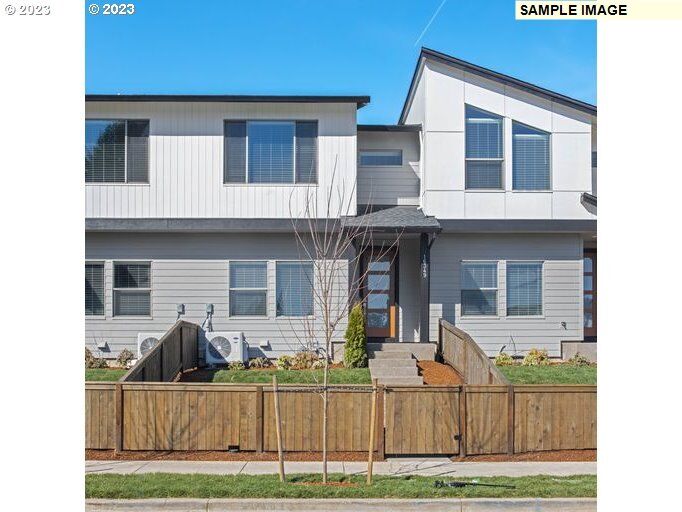Property Photo: 17920 NE 47th Ave 9 WA 98686