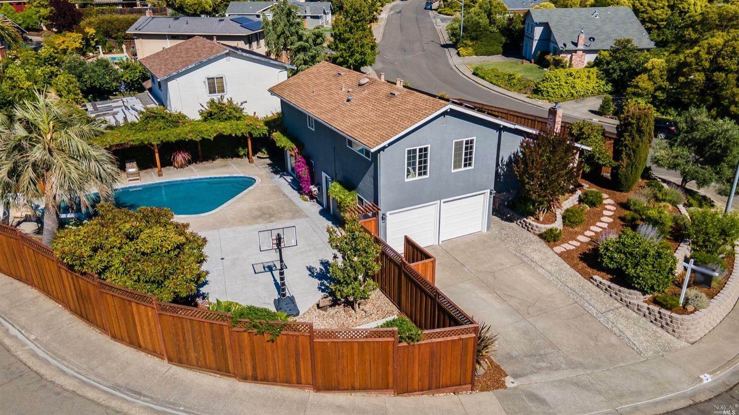 Property Photo:  4 Romero Court  CA 94945 