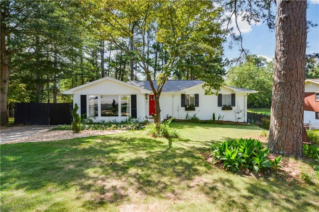 Property Photo: 21 Vanguard Circle SW GA 30060