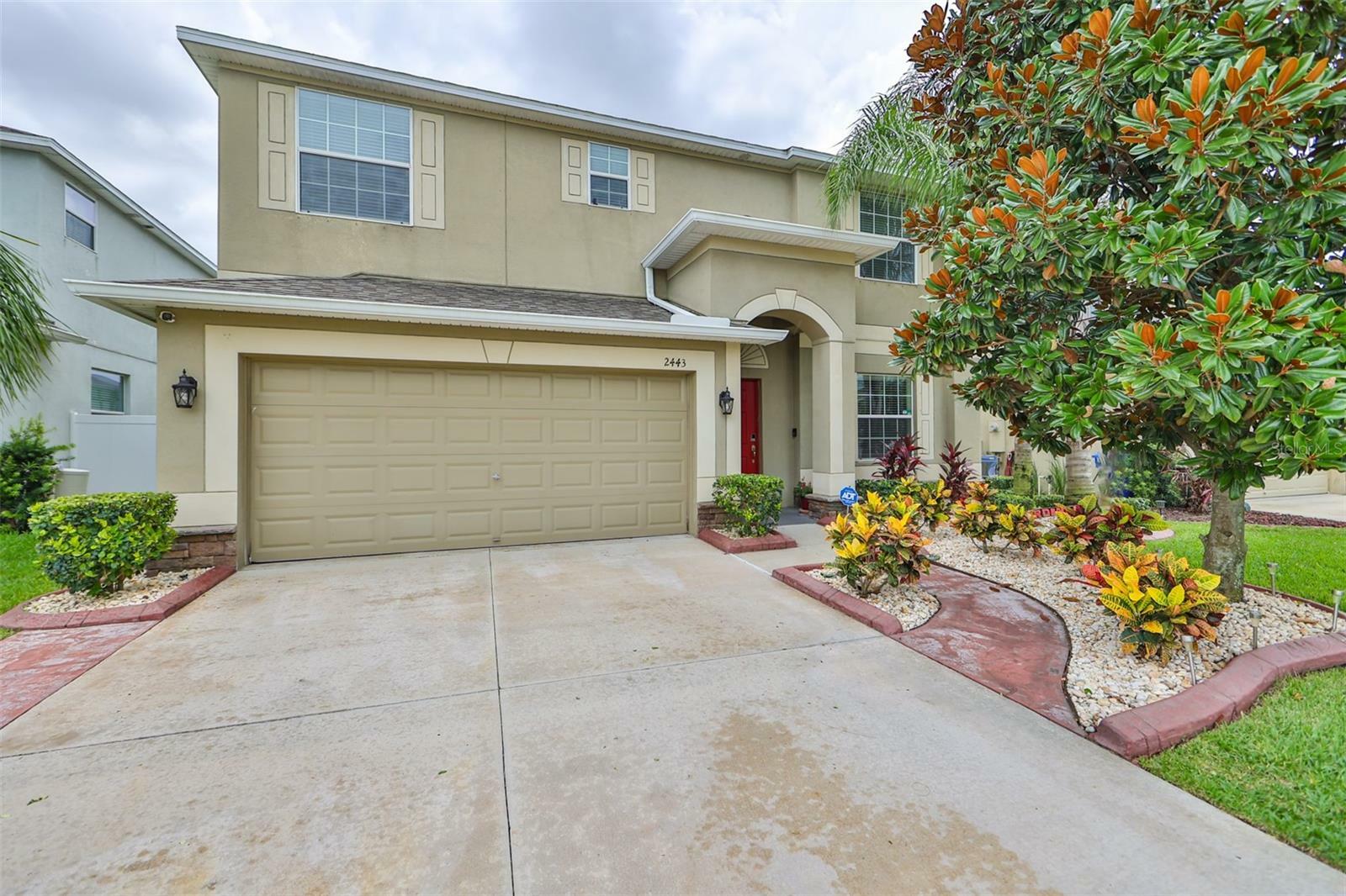 Property Photo:  2443 Dovesong Trace Drive  FL 33570 
