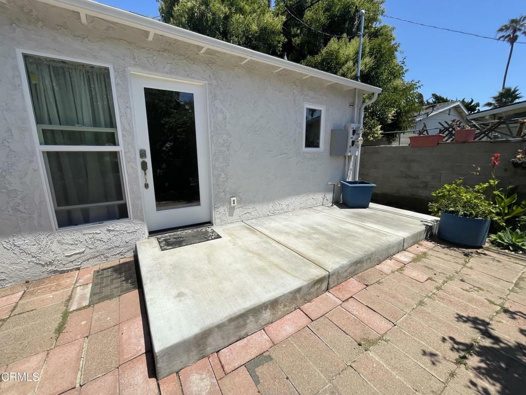 Property Photo:  676 Lemon Grove Avenue 2  CA 93003 