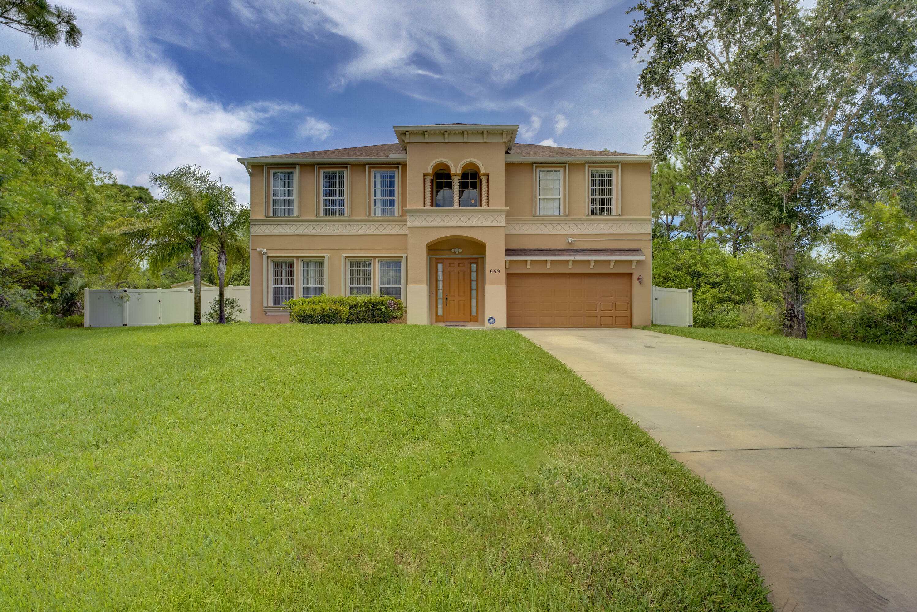 Property Photo:  699 SW Caburn Avenue  FL 34953 