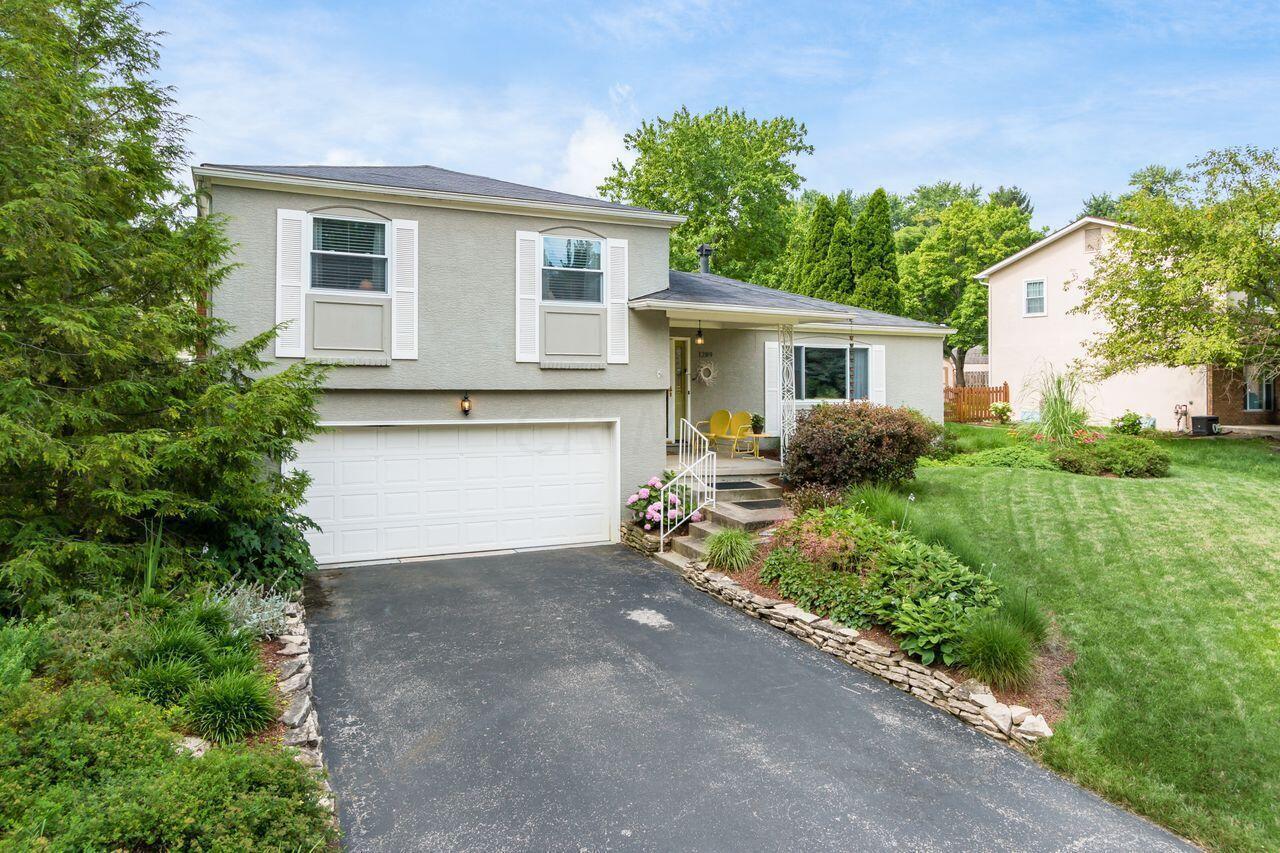 Property Photo: 1289 Brookridge Drive OH 43235