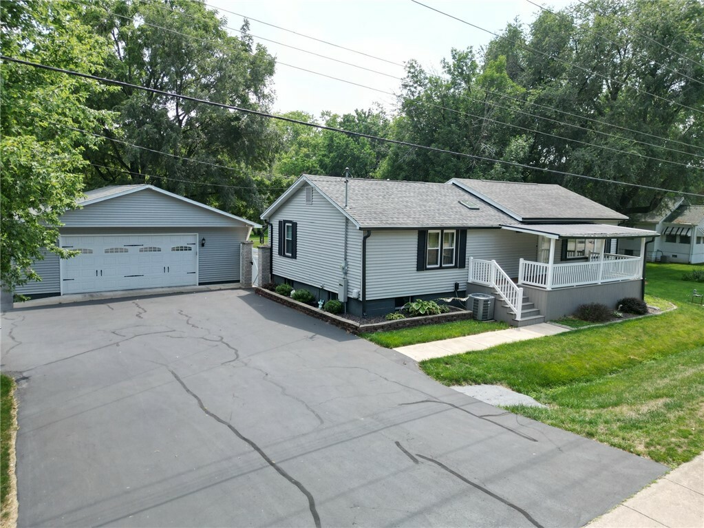 Property Photo:  2221 E Mound Road  IL 62526 