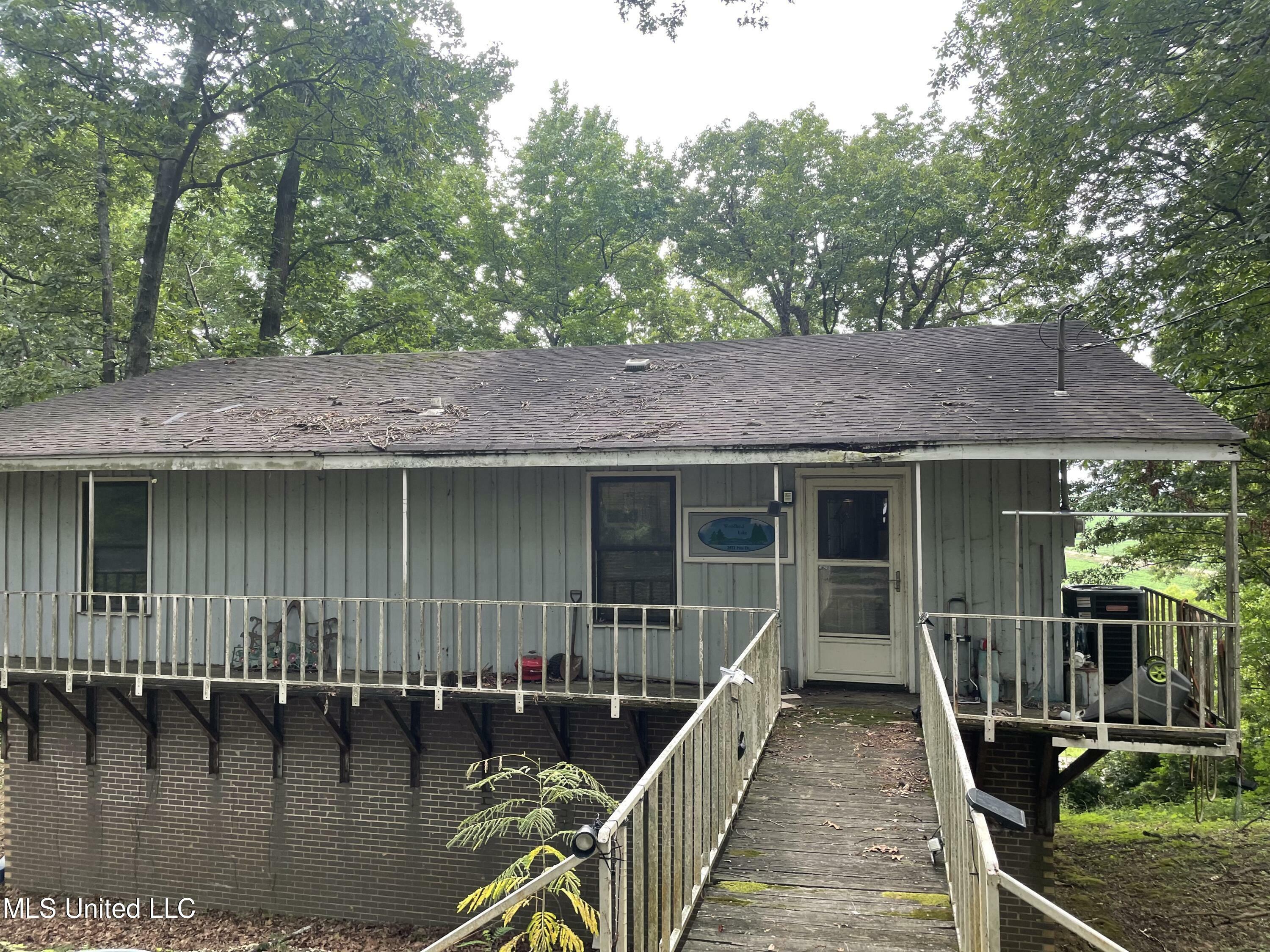 Property Photo:  2551 Pine Drive  MS 38632 