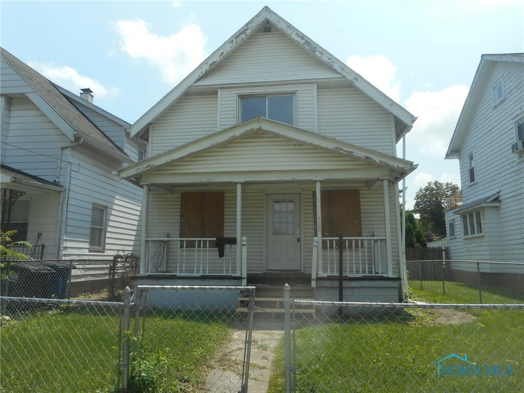 Property Photo:  508 E Pearl Street  OH 43608 