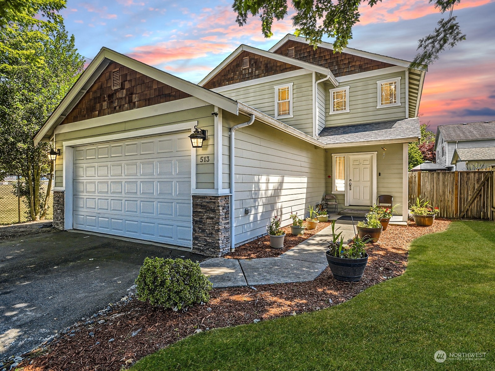Property Photo: 513 W Columbia Street WA 98272