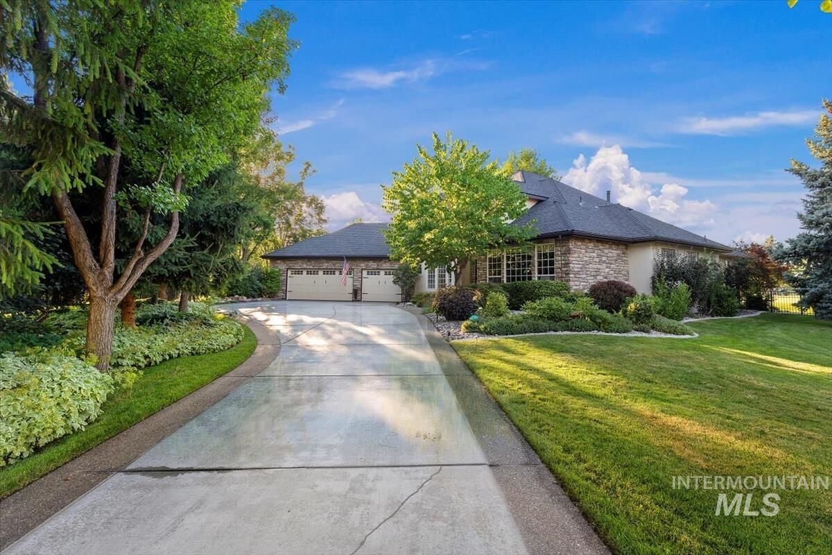 House for sale in Eagle 2771 S Limerick Pl, Eagle, ID 83616