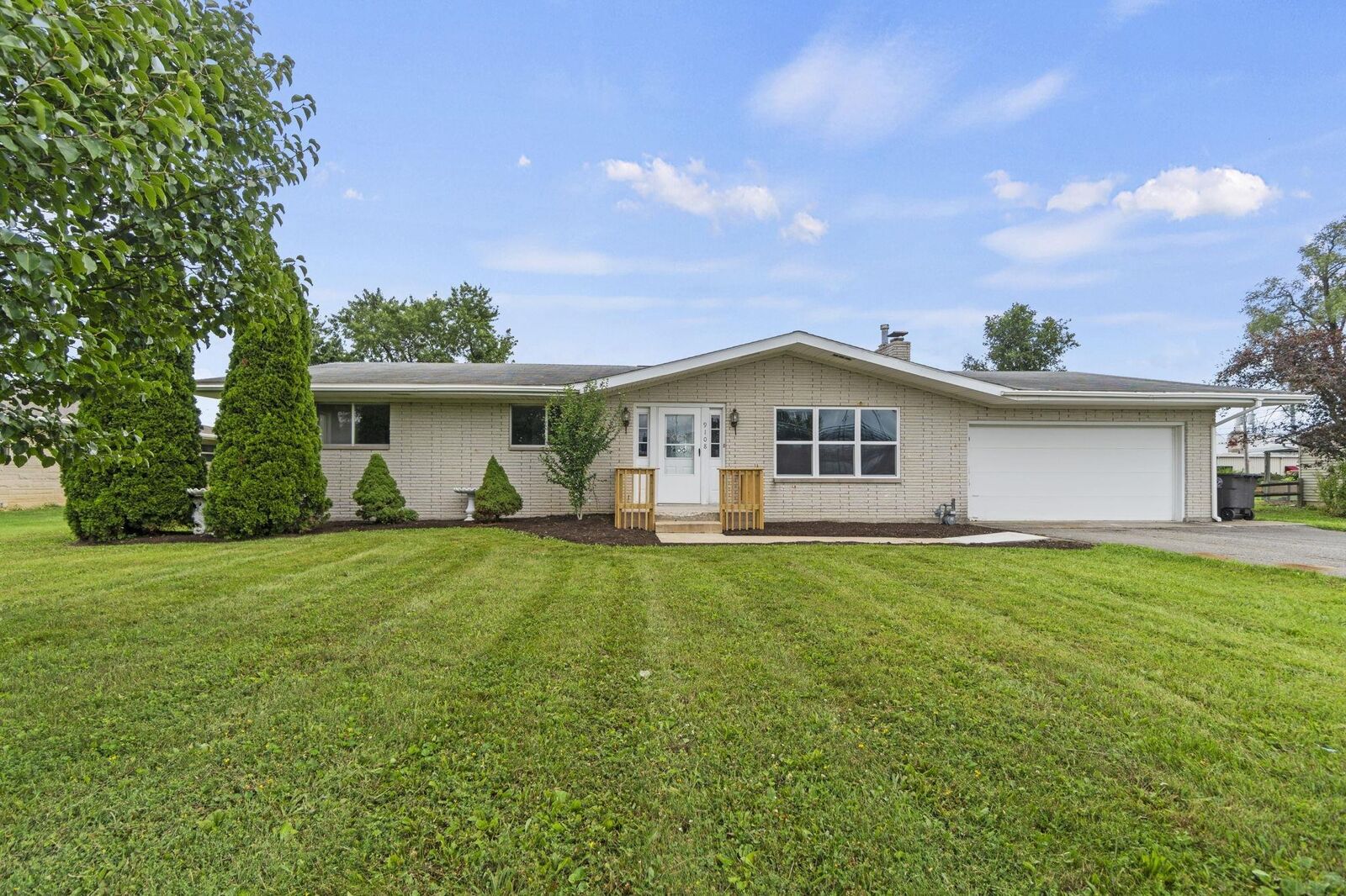 Property Photo: 9108 Village Drive IN 46818