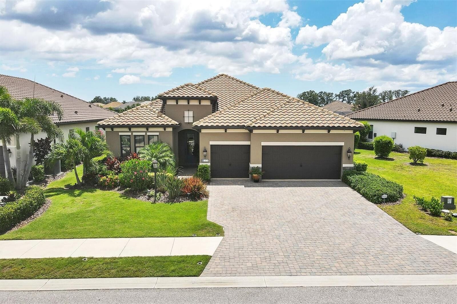 Property Photo:  13138 Indigo Way  FL 34211 